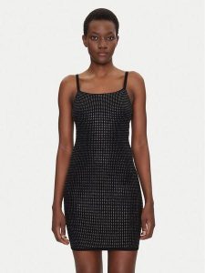 Guess Sukienka dzianinowa W5GK45 Z3MN2 Czarny Regular Fit. Czarne kombinezony Guess, xxl, z aplikacjami, z dzianiny, bez kołnierzyka, bez ramiączek. Za 377,00 zł.