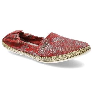 Czerwone Espadryle Lemar Damskie Wygodne Lekkie Buty. Czerwone balerinki Lemar, z aplikacjami, ze skóry, bez obcasa, na płaskiej podeszwie. Za 139,00 zł.