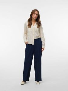 Vero Moda Koszula w kolorze kremowym rozmiar: XL. Brązowe koszule Vero Moda, xl, bez wzorów, z bawełny, bez kołnierzyka, bez ramiączek. Za 104,99 zł.