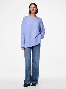Pieces Sweter w kolorze błękitnym rozmiar: XL. Niebieskie swetry oversize Pieces, xl, bez wzorów, z wełny, bez ramiączek. Za 83,22 zł.