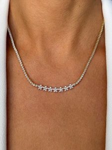 Les Favorites Pozłacany naszyjnik z elementem ozdobnym - dł. 40 cm rozmiar: onesize. Żółte naszyjniki Les Favorites, z cyrkonią, pozłacane. Za 304,99 zł.