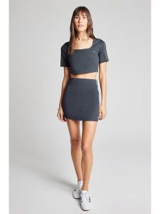 Adidas Spódnica w kolorze antracytowym rozmiar: XS. Czarne spódnice ADIDAS, xs, bez wzorów, prążkowane, mini. Za 144,95 zł.