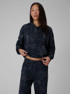4F Bluza dresowa loose z kapturem damska - szara L. Szare bluzy 4f, l, bez wzorów, z dresówki, z kapturem. Za 199,99 zł.