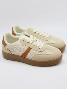 Bellucci Sneakersy w kolorze beżowym rozmiar: 41. Brązowe trampki Bellucci, bez wzorów, bez zapięcia. Za 105,38 zł.