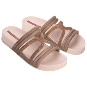 Klapki Ipanema Walk slide 27262 BG086 brązowe. Brązowe klapki bez wzorów, z materiału, bez obcasa. W wyprzedaży za 158,83 zł.