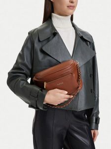 MEXX Torebka CEO-MEXX-S-018-10 Brązowy. Brązowe torebki klasyczne Mexx, bez wzorów, ze skóry, bez dodatków. Za 169,99 zł.