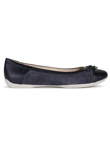 Geox Skórzane baleriny "Charlene" w kolorze granatowym rozmiar: 37. Niebieskie balerinki Geox, bez wzorów, z gumy, bez obcasa, bez zapięcia. Za 221,95 zł.