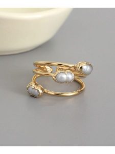 Lodie Silver Pierścionek z perłami rozmiar: onesize. Szare pierścionki Lodie Silver, z perłą, metalowe. Za 81,45 zł.