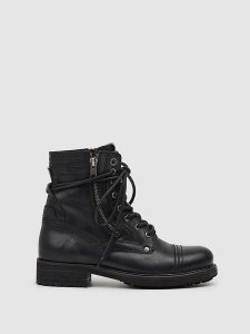 Pepe Jeans FOOTWEAR Skórzane botki "Melting Combat" w kolorze czarnym rozmiar: 39. Czarne botki Pepe Jeans FOOTWEAR, bez wzorów, z jeansu, bez obcasa, bez zapięcia. Za 232,78 zł.