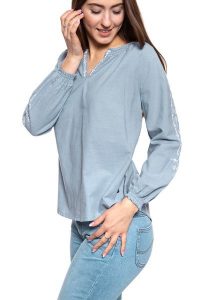 DAMSKA BLUZKA MUSTANG Edda V Embroidery 1008923 5084. Bluzki Mustang, s, bez wzorów, bez kołnierzyka, bez ramiączek. W wyprzedaży za 39,99 zł.