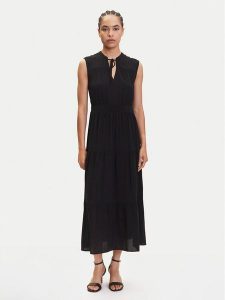 ONLY Sukienka codzienna Nova 15347921 Czarny Regular Fit. Czarne kombinezony ONLY, s, bez wzorów, z wiskozy, bez kołnierzyka, bez ramiączek. Za 139,99 zł.