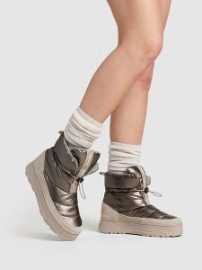 Pepe Jeans FOOTWEAR Botki zimowe "Kore" w kolorze beżowym rozmiar: 39. Brązowe botki Pepe Jeans FOOTWEAR, na zimę, bez wzorów, z jeansu, bez obcasa, bez zapięcia. Za 219,60 zł.