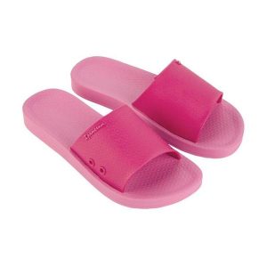 Klapki damskie obuwie plażowe Ipanema Classic Slide Fem. Czerwone klapki Ipanema, bez wzorów, bez obcasa. Za 109,47 zł.