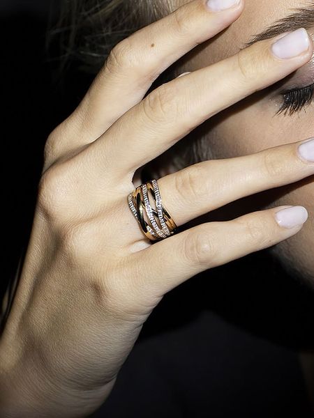 DIAMANTA Złoty pierścionek "Méli-mélo scintillant" z diamentami rozmiar: 58. Żółte pierścionki DIAMANTA, z diamentem, złote. Za 3 075,06 zł.