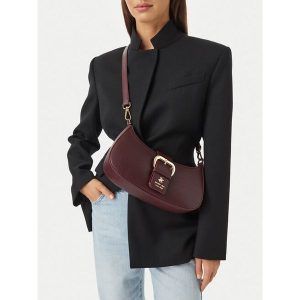 Torebka Beverly Hills Polo Club. Czerwone listonoszki Beverly Hills Polo Club, bez wzorów, bez dodatków. Za 159,99 zł.