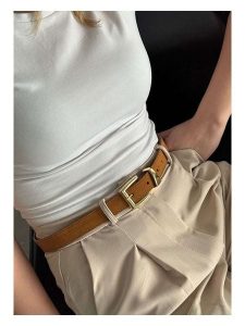 Lucky Bees Pasek w kolorze jasnobrązowym - dł. 100 cm rozmiar: onesize. Brązowe paski Lucky Bees, bez wzorów, z materiału. Za 78,66 zł.