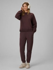 4F Spodnie dresowe joggery damskie - brązowe L. Brązowe spodnie dresowe 4f, l, bez wzorów, z dresówki. Za 129,99 zł.