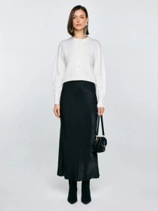 Spódnica damska maxi satynowa czarna Eleni 906. Czarne spódnice Big Star, na co dzień, l, bez wzorów, z materiału, eleganckie, maxi. Za 199,99 zł.