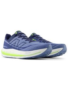 New Balance Buty "Fresh Foam X Vongo v6" w kolorze niebieskim do biegania rozmiar: 40,5. Niebieskie buty sportowe New Balance, bez wzorów, z materiału, bez zapięcia, do biegania. Za 461,21 zł.
