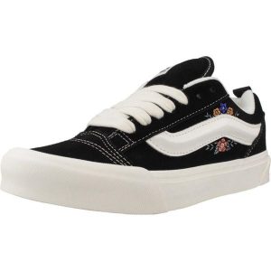 Buty VANS KNU SKOOL Czarny. Czarne trampki Vans, bez wzorów, ze skóry, bez zapięcia. Za 425,99 zł.