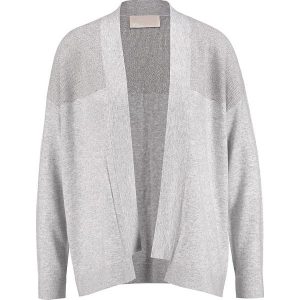 Kardigan w kolorze srebrnym. Szare kardigany marki talkabout, z dzianiny. W wyprzedaży za 129,95 zł.