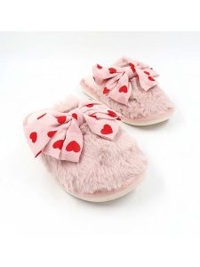 Confly Kapcie w kolorze jasnoróżowym rozmiar: 37. Różowe kapcie Confly, bez wzorów. Za 47,94 zł.