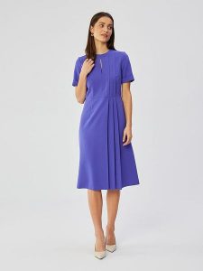 Stylove Sukienka w kolorze fioletowym rozmiar: M. Różowe sukienki Stylove, m, bez wzorów, bez kołnierzyka, bez ramiączek, midi. Za 229,99 zł.