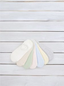 Skarpetki 7 pack - wielobarwny. Skarpetki Sinsay, bez wzorów, z bawełny. Za 17,99 zł.