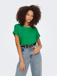ONLY T-Shirt 15106662 Zielony Regular Fit. Zielone t-shirty ONLY, m, bez wzorów, z wiskozy, bez kołnierzyka, bez ramiączek. Za 69,99 zł.
