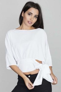 Biała Krótka Bluzka z Wiązaną Kokardą. Białe bluzki Figl, l, bez wzorów, bez kołnierzyka, bez ramiączek. Za 189,00 zł.