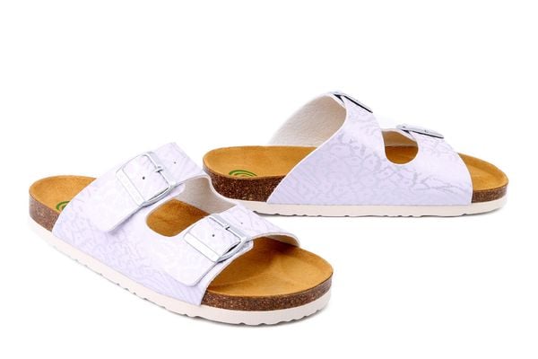 DR. BRINKMANN 700878-42 rosa, klapki damskie. Czerwone klapki Dr. Brinkmann, bez wzorów, bez obcasa. Za 174,90 zł.