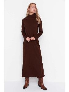 Trendyol Sukienka w kolorze brązowym rozmiar: XL. Brązowe sukienki Trendyol, xl, bez wzorów, bez kołnierzyka, bez ramiączek, maxi. Za 79,03 zł.