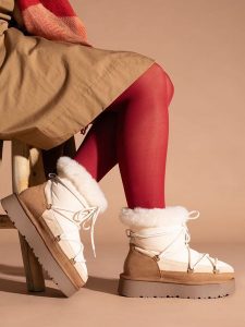 Gooce Skórzane botki zimowe "Warm" w kolorze jasnobrązowo-kremowym rozmiar: 36. Brązowe botki Gooce, na zimę, bez wzorów, z wełny, bez obcasa, na platformie, bez zapięcia. Za 260,99 zł.