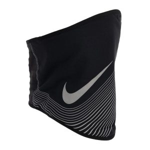 Komin Nike Thera Fit Neckwarmer 2.0. Czarne szaliki Nike, bez wzorów. Za 149,99 zł.