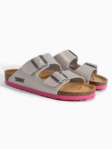 Sunbay Klapki "Trefle" w kolorze srebrnym rozmiar: 39. Szare klapki Sunbay, bez wzorów, z otwartym noskiem, bez obcasa. Za 118,84 zł.