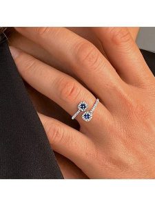 OR Carats Złoty pierścionek z kamieniami szlachetnymi rozmiar: 50. Niebieskie pierścionki OR Carats, z topazem, złote. Za 1 217,99 zł.