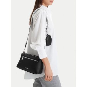 Torebka Lasocki. Czarne listonoszki Lasocki, bez wzorów, bez dodatków. Za 189,99 zł.