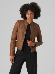 Vero Moda Kurtka z imitacji skóry Favodona 10288555 Brązowy Regular Fit. Brązowe kurtki Vero Moda, xs, bez wzorów, ze skóry, bez kaptura. Za 129,99 zł.