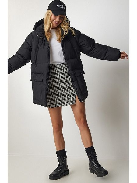 Happiness Istanbul Kurtka zimowa w kolorze czarnym rozmiar: 40. Czarne kurtki Happiness Istanbul, na zimę, bez wzorów, z puchu, bez kaptura. Za 197,17 zł.