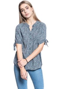 KOSZULA DAMSKA MUSTANG Elsa Blouse 1009467 11713. Koszule Mustang, s, bez wzorów, bez kołnierzyka, bez ramiączek. W wyprzedaży za 49,99 zł.