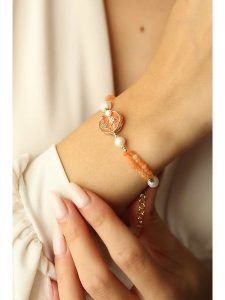 L'Atelier de Gaia Pozłacana bransoletka z perłami i cytrynami rozmiar: onesize. Białe bransoletki L'Atelier de Gaia, z cytrynem, pozłacane. Za 43,99 zł.