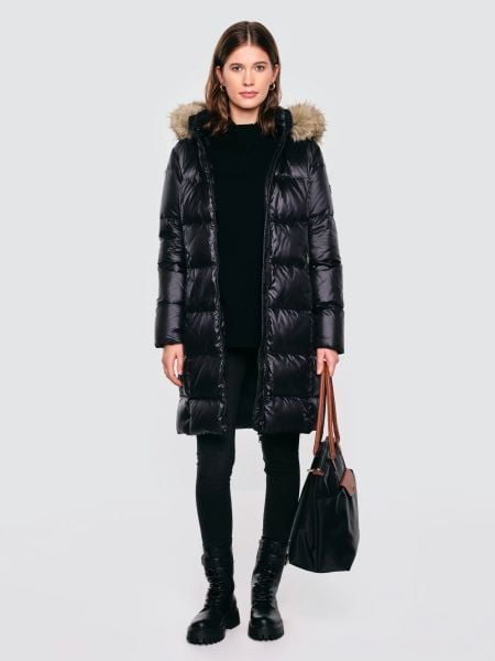 Płaszcz damski puchowy z naturalnym wypełnieniem czarny Melissa 906. Czarne płaszcze Big Star, l, bez wzorów, z polaru, bez kaptura. W wyprzedaży za 399,99 zł.