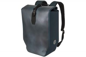 Torba rowerowa i plecak wodoodporny 21L niebieski. Niebieskie plecaki AGU. Za 407,95 zł.