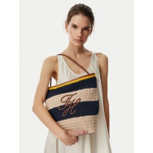 Torebka Tommy Hilfiger. Torebki klasyczne TOMMY HILFIGER, bez wzorów, bez dodatków. Za 533,99 zł.