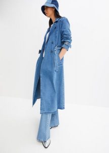Trencz z denimu. Niebieskie płaszcze bonprix, bez wzorów, z denimu, bez kaptura. Za 299,99 zł.
