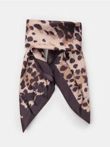 Chusta w panterkę - brązowy. Brązowe apaszki i chusty Sinsay, bez wzorów. Za 12,99 zł.