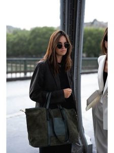 Maison héritage PARIS Skórzany shopper bag "Malta" w kolorze ciemnozielonym - 52 x 31 cm rozmiar: onesize. Zielone shopper bag Maison héritage PARIS, bez wzorów, z materiału, na ramię, bez dodatków. Za 347,99 zł.