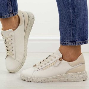 Beżowe skórzane półbuty damskie Jezzi 138. Brązowe półbuty Jezzi, na jesień, bez wzorów, z jeansu, bez obcasa, na płaskiej podeszwie, bez zapięcia. Za 239,00 zł.