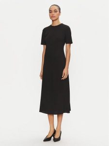 Calvin Klein Sukienka koktajlowa K20K207869 Czarny Regular Fit. Czarne sukienki Calvin Klein, bez wzorów, z syntetyku, wizytowe, bez kołnierzyka, bez ramiączek. Za 629,99 zł.