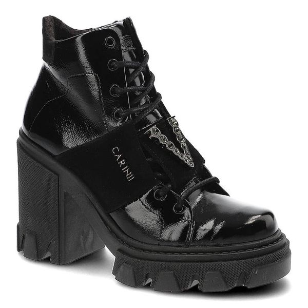 Botki damskie Carinii, naturalna skóra lakierowana masywna podeszwa na stabilnym słupku sznurowana cholewka, czarny, B8503_-070-H20-000-F20. Czarne botki Carinii, z aplikacjami, z lakierowanej skóry, bez obcasa, na obcasie, bez zapięcia. Za 439,00 zł.